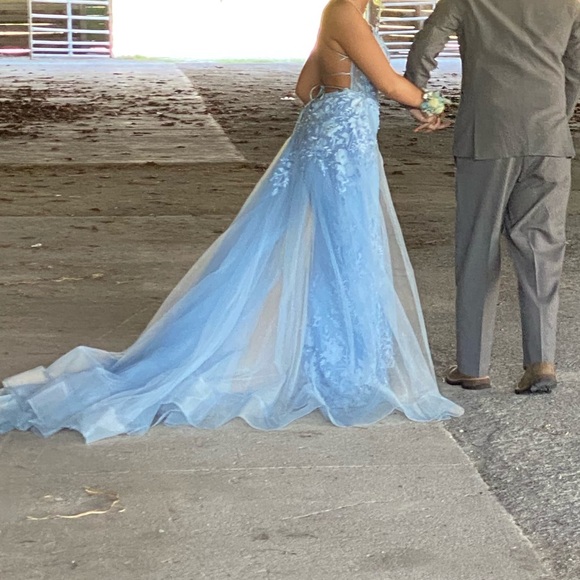 periwinkle formal dress. with detachable back. size 6 fits more like a 4. - Picture 6 of 9